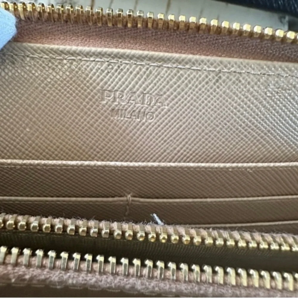 Authentic 💯 percent Prada Saffiano Fiocco Bow Leather Round zip Long wallet - Picture 10 of 13